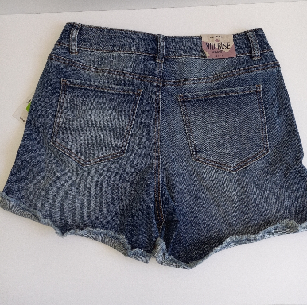 women's vanilla star shorts - Picture 2 of 6